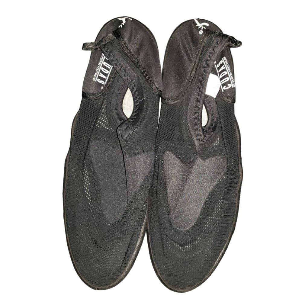 Cudas Outdoor Footwear Men's size 8 black swim shoes, water shoes, gently used